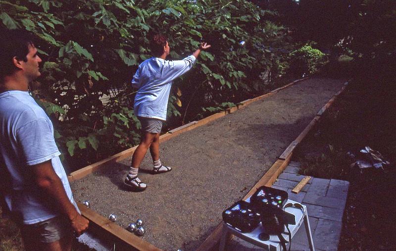 1999-08 Jon and Bobbi 02 Boules.jpg